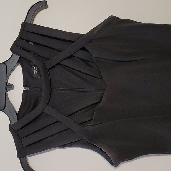 Guess Bodycon Dress - Picture 2 of 4